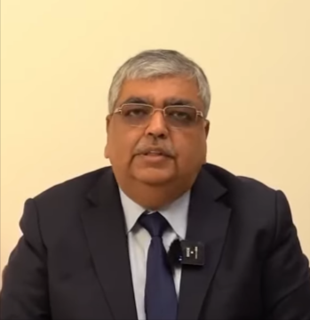 Dr Achal Bhagat