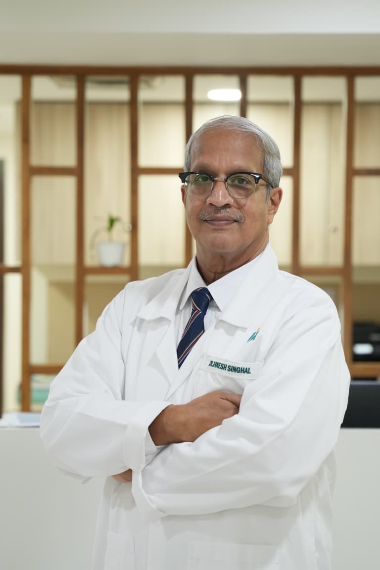 Dr Dinesh Singhal